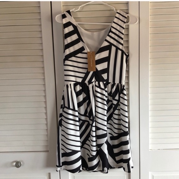 NWT Francesca’s Everly Party Cocktail Dress Small - Picture 3 of 8